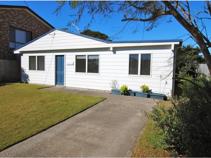 5 Lennox Road, Callala Beach NSW 2540