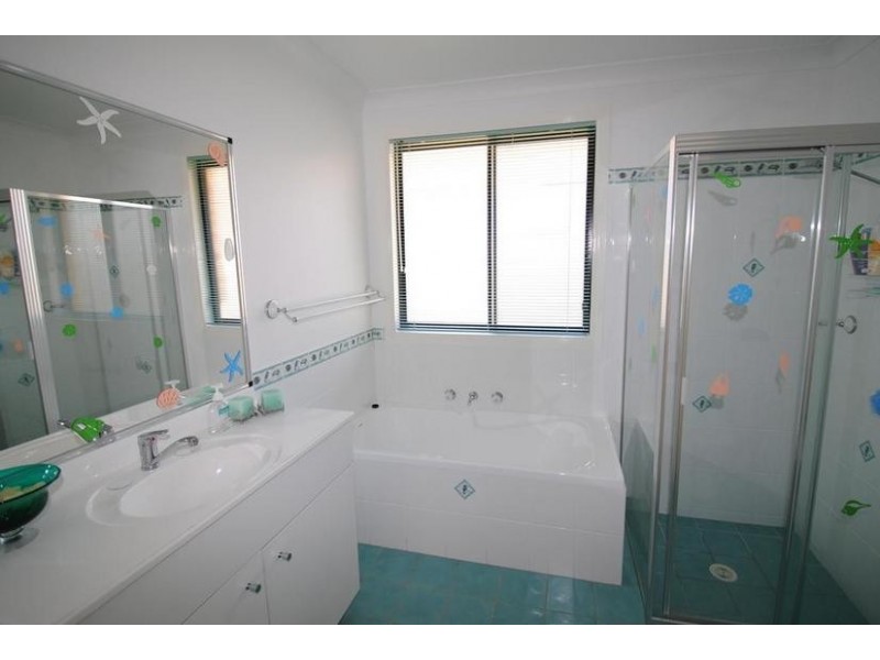 32 Bay Street, Callala Bay NSW 2540