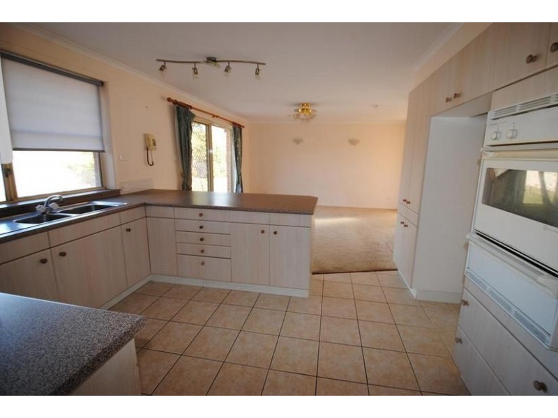 100 Hollingsworth Crescent, Callala Bay NSW 2540