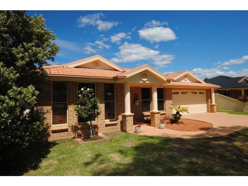 12 Carson Crescent, Callala Bay NSW 2540