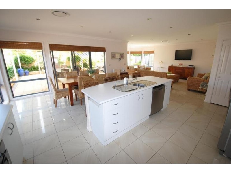 186 Marina Lane, Culburra Beach NSW 2540
