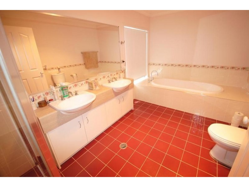 186 Marina Lane, Culburra Beach NSW 2540