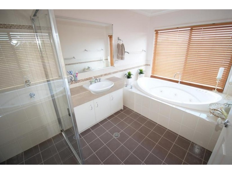 186 Marina Lane, Culburra Beach NSW 2540
