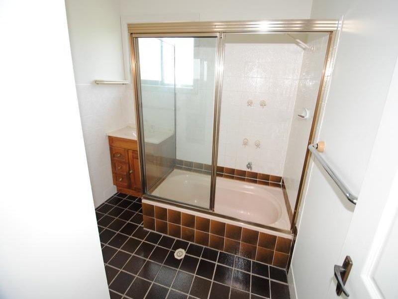 121 Queen Mary Street, Callala Beach NSW 2540