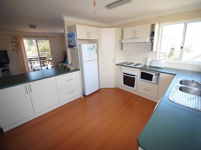 90 Park Row, Culburra Beach NSW 2540