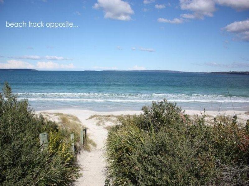 14 Greenway Road, Callala Beach NSW 2540