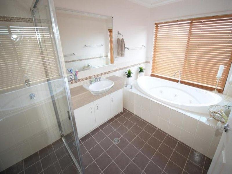 186 Marina Lane, Culburra Beach NSW 2540