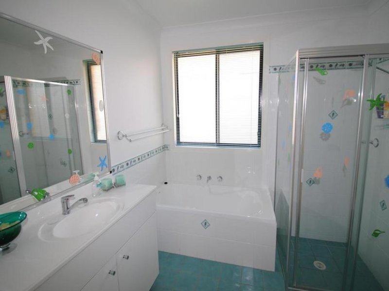 32 Bay Street, Callala Bay NSW 2540