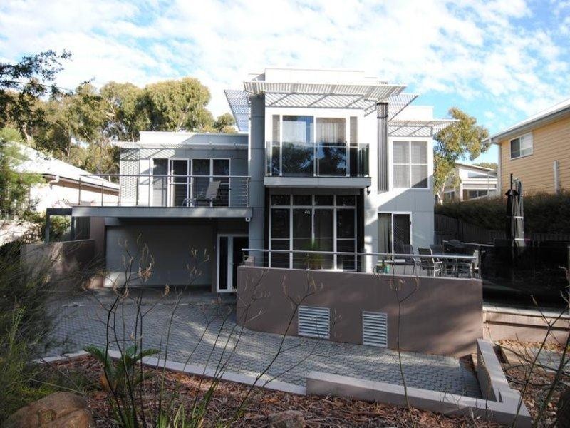 9 Caffrey Circuit, Callala Beach NSW 2540