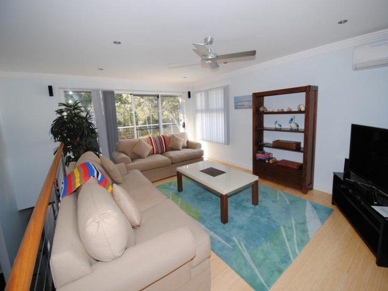 9 Caffrey Circuit, Callala Beach NSW 2540