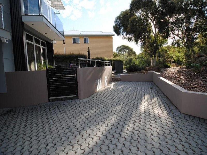 9 Caffrey Circuit, Callala Beach NSW 2540