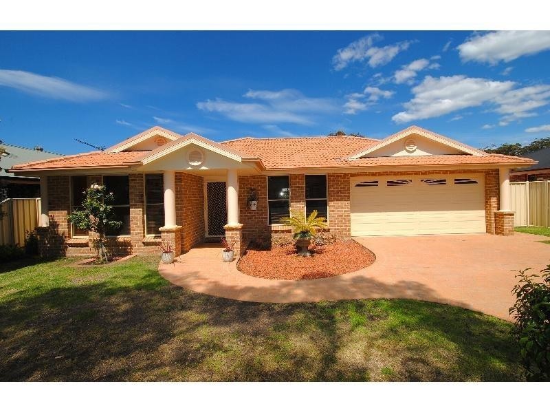 12 Carson Crescent, Callala Bay NSW 2540
