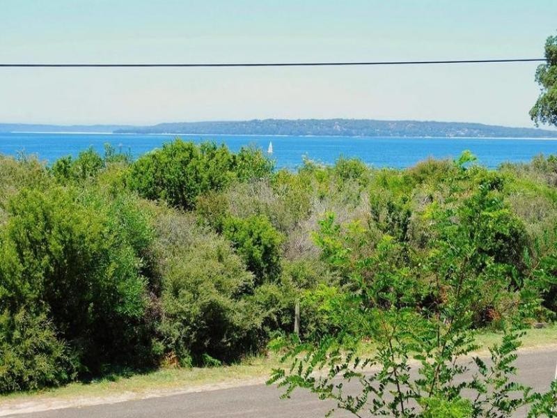 16 Greenway Road, Callala Beach NSW 2540
