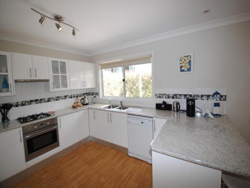 7 Caffrey Circuit, Callala Beach NSW 2540