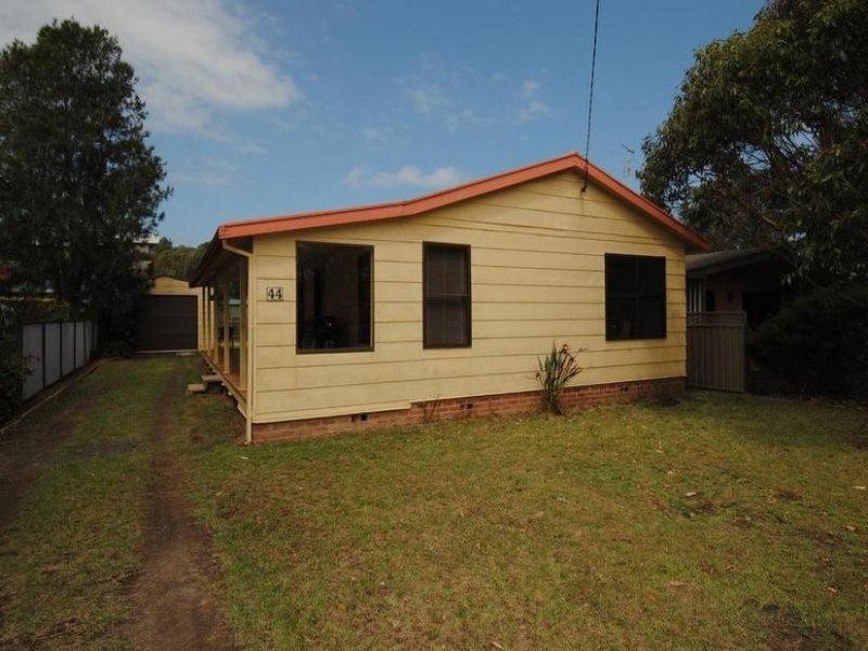 44 Prince Edward Avenue, Culburra Beach NSW 2540