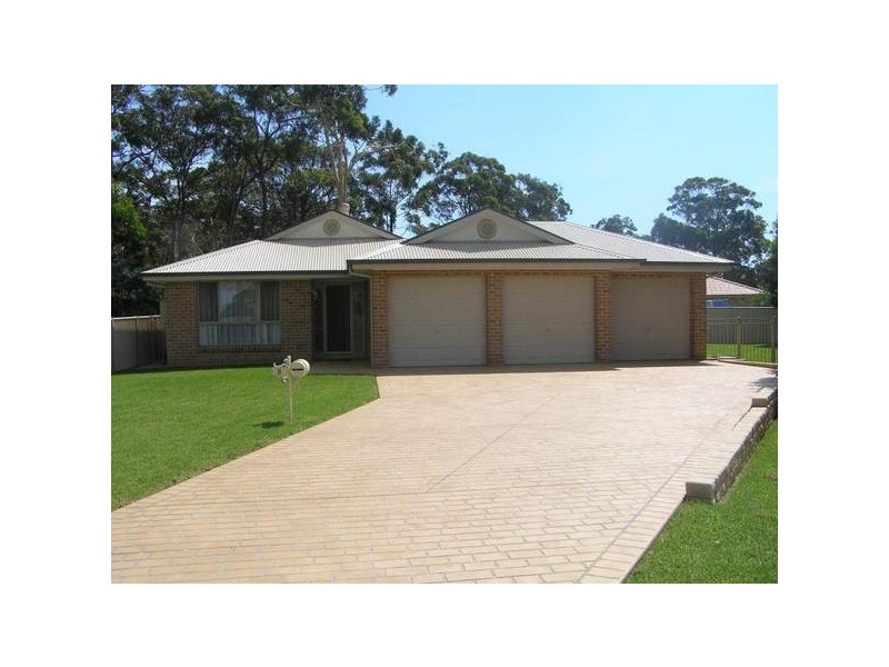 8 McKane CLOSE, Callala Bay NSW 2540