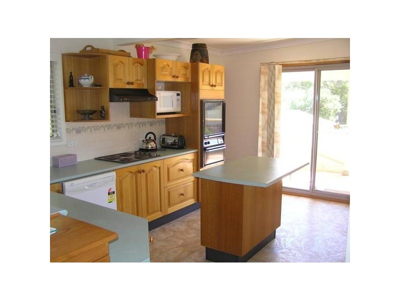 3 Sir Henry CRESCENT, Callala Beach NSW 2540