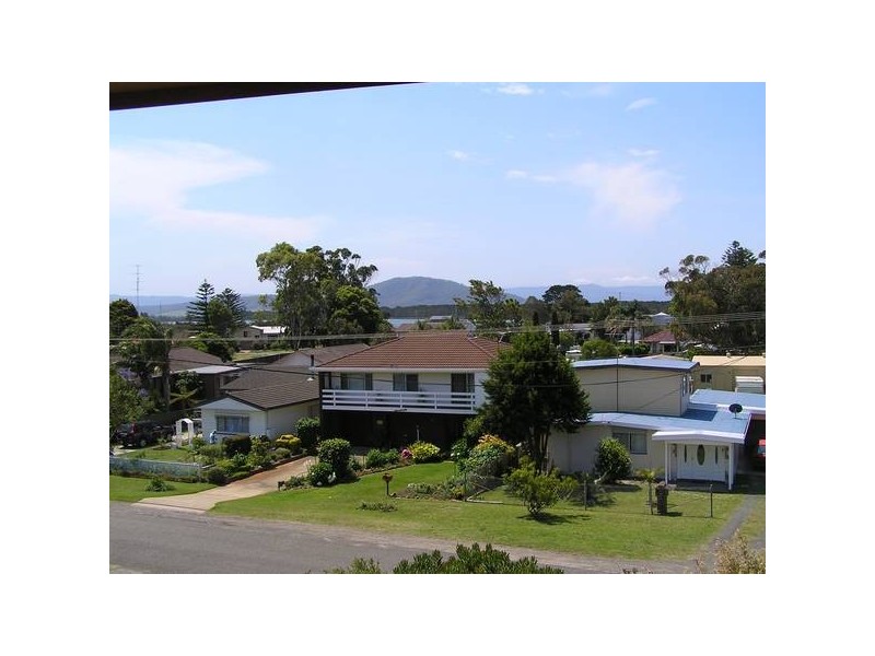 26 Comarong Street, Greenwell Point NSW 2540