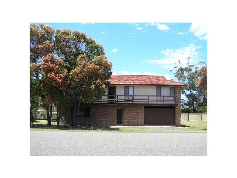 11 Centre Street, Callala Beach NSW 2540