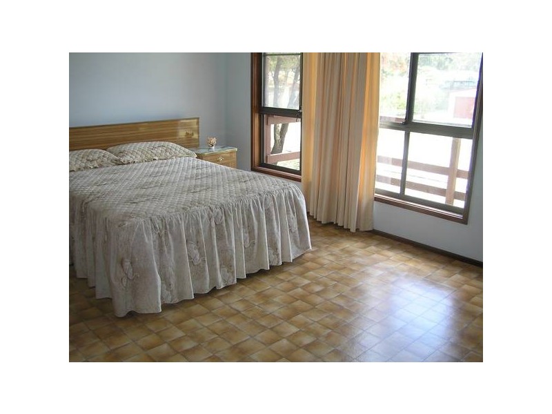 11 Centre Street, Callala Beach NSW 2540