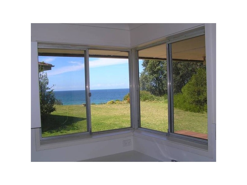 10 Farrant Avenue, Culburra Beach NSW 2540