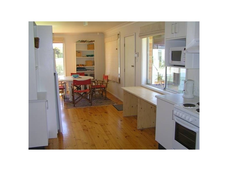 10 Farrant Avenue, Culburra Beach NSW 2540