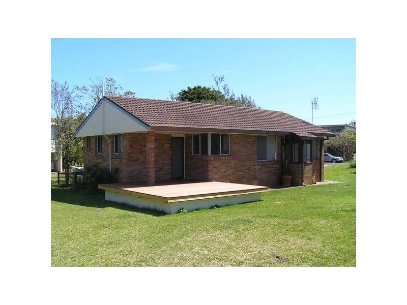 10 Farrant Avenue, Culburra Beach NSW 2540