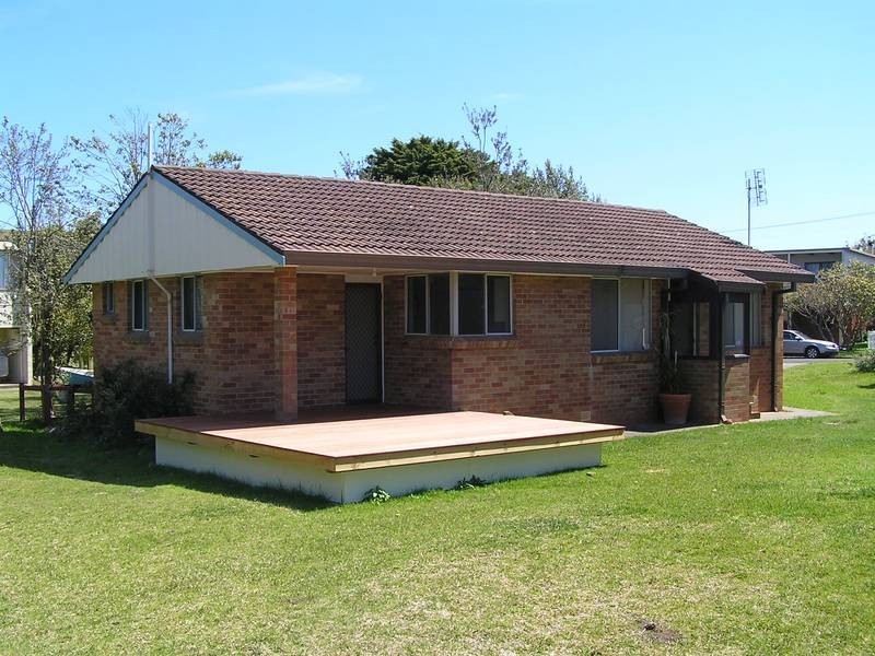 10 Farrant Avenue, Culburra Beach NSW 2540