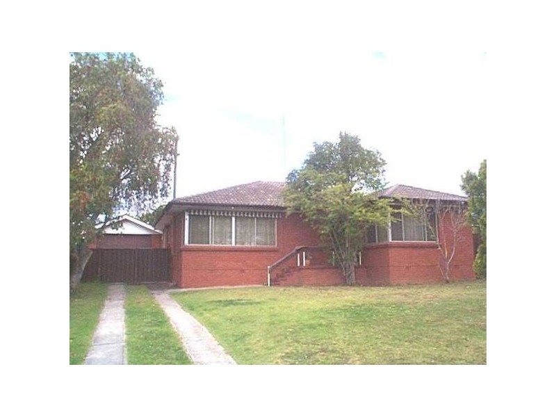 38 Lawson St, Campbelltown NSW 2560