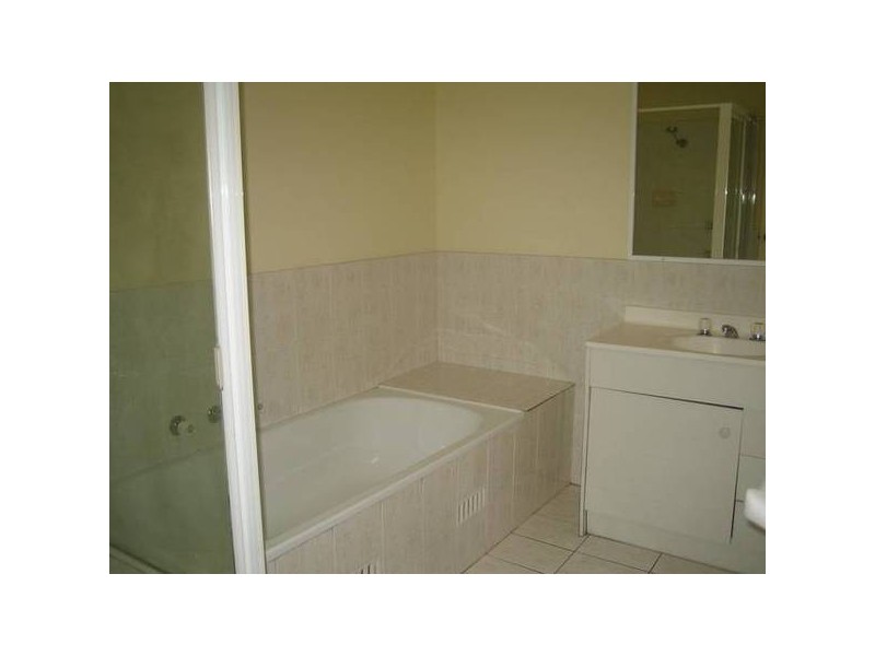 1/185 Gould Rd, Eagle Vale NSW 2558