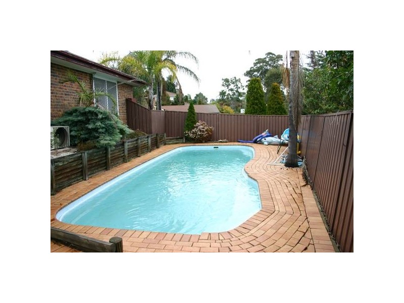 1 Somercotes Cl, Glen Alpine NSW 2560