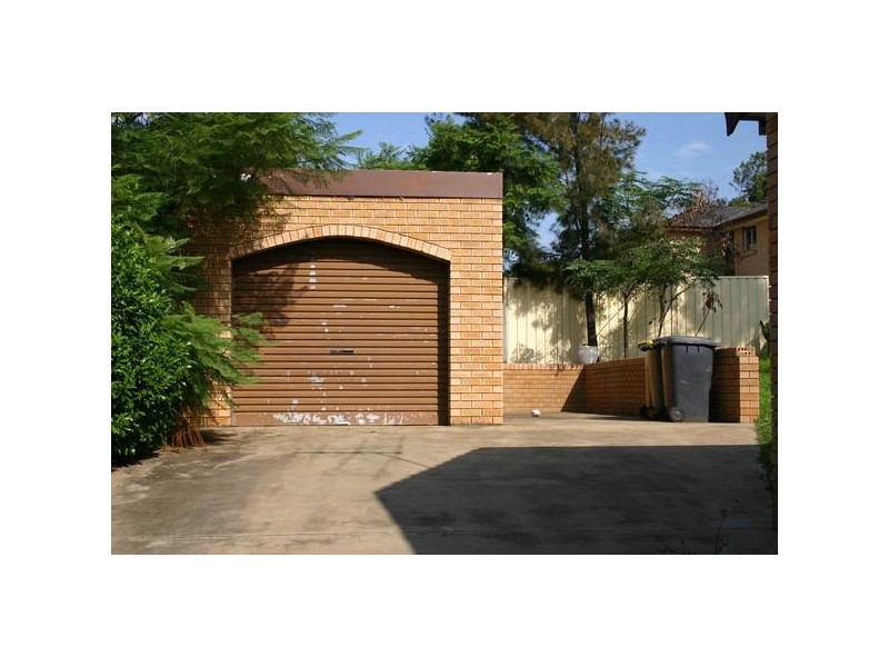 Eloura Cres, Woodbine NSW 2560