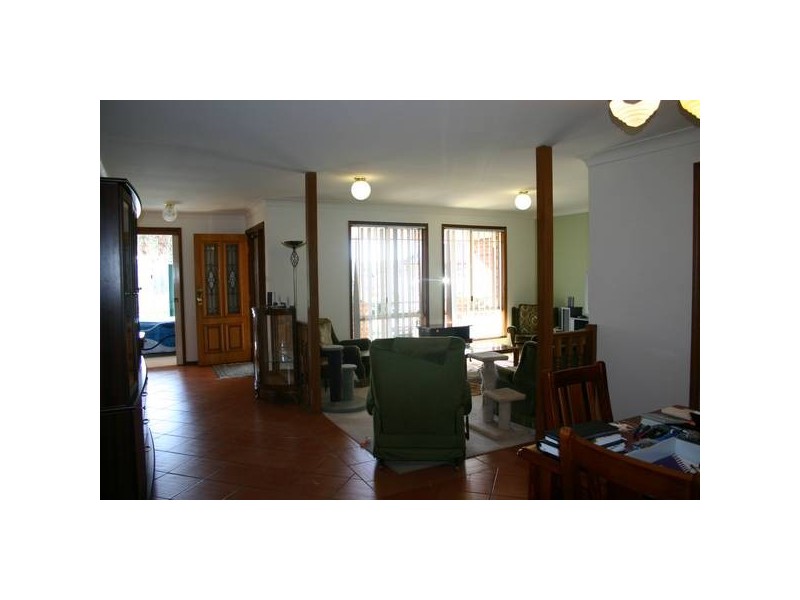 11 Laguna Pl, Glen Alpine NSW 2560