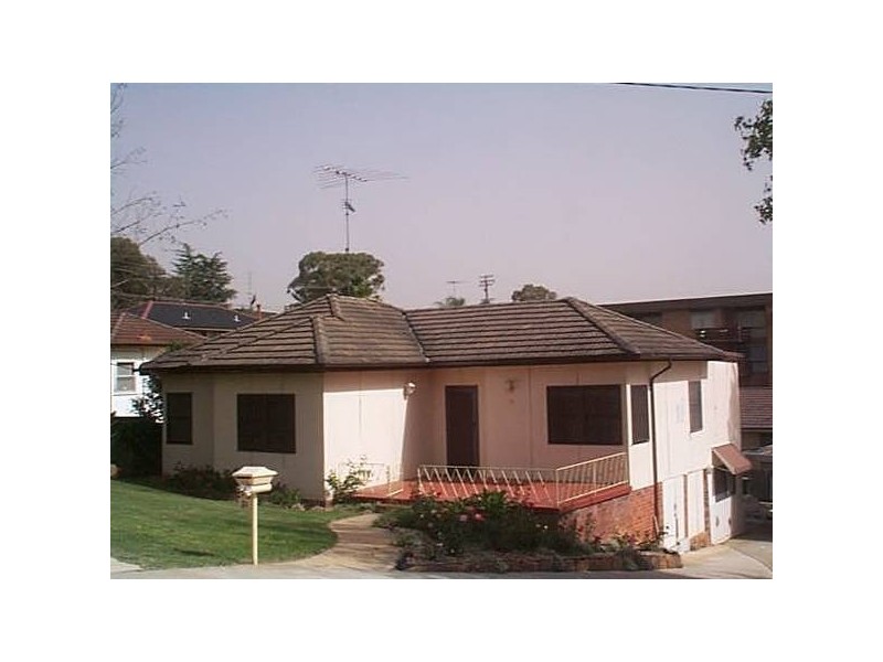 23 Sturt St, Campbelltown NSW 2560