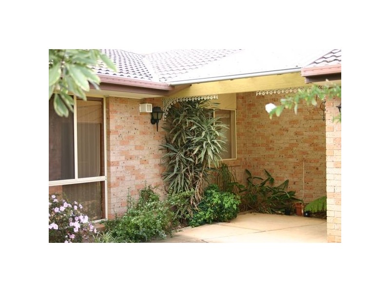 Glendower Street, Rosemeadow NSW 2560