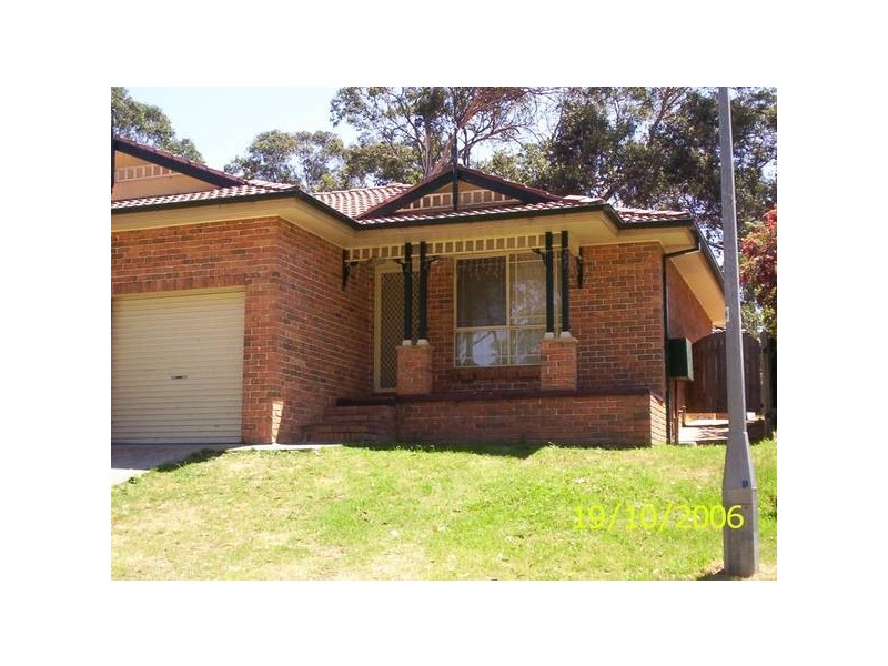 2/17 Cameron Pl, St Helens Park NSW 2560