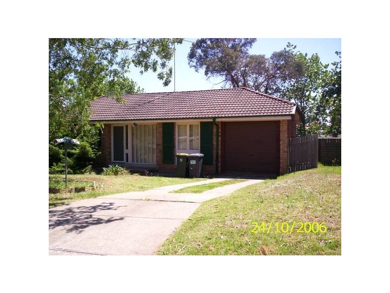 39 Georgiana Cres, Ambarvale NSW 2560