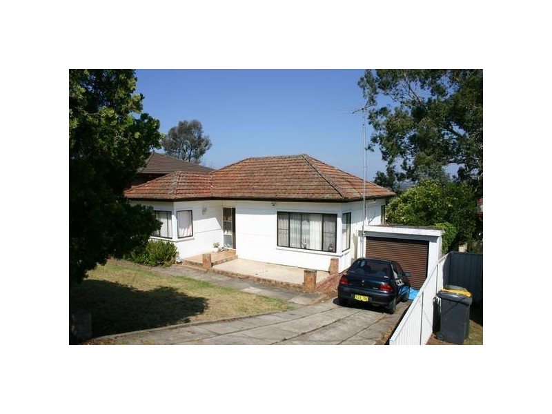 28 Austin Ave, Campbelltown NSW 2560