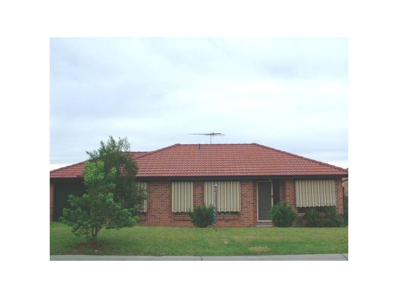 15 Parkholme Cct, Englorie Park NSW 2560