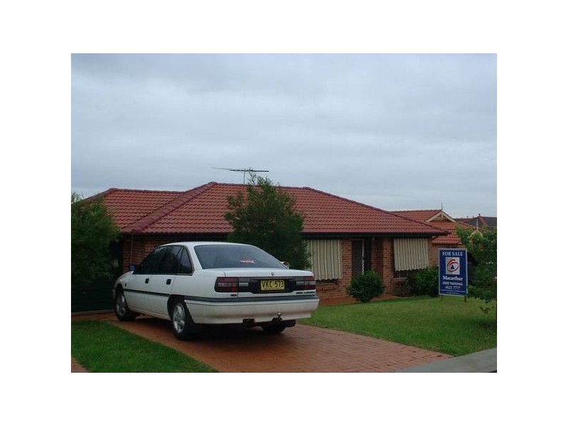 15 Parkholme Cct, Englorie Park NSW 2560