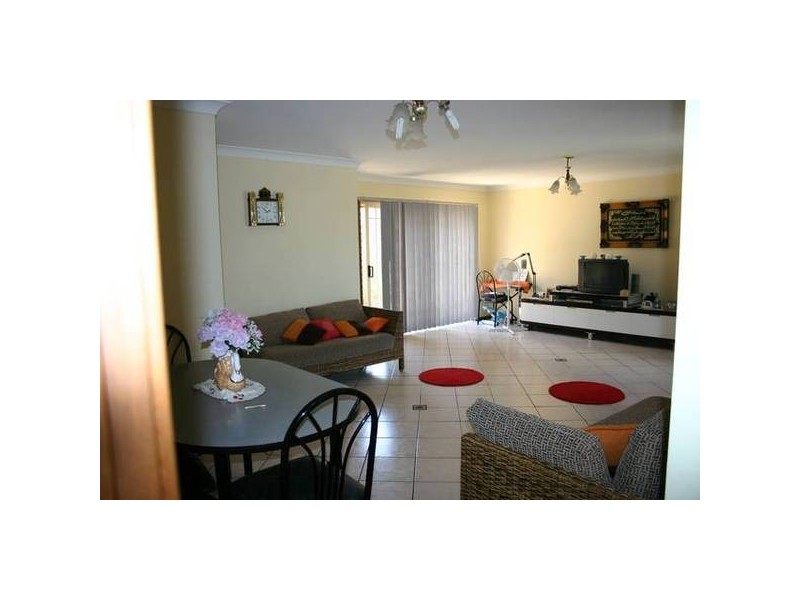 73 Chamberlain St, Campbelltown NSW 2560