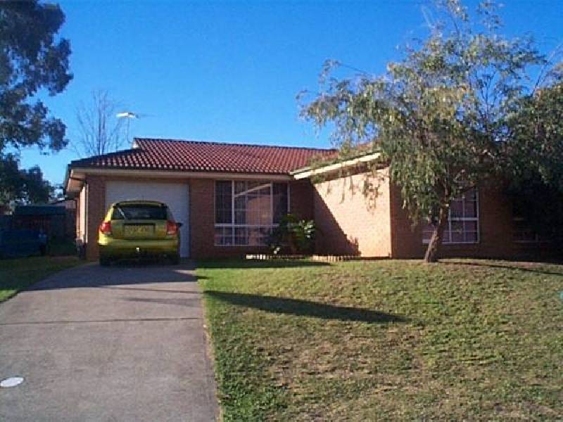 83 Potoroo Ave, St Helens Park NSW 2560