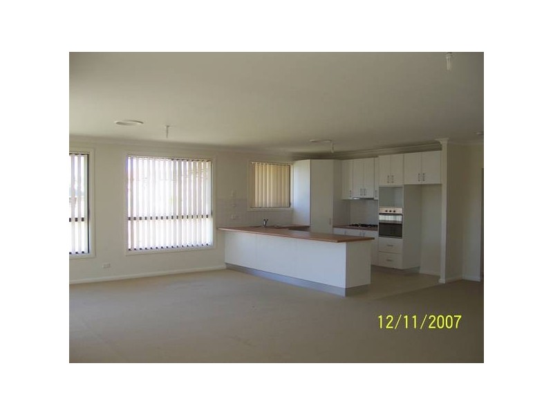 24 St Stephens Rd, Blair Athol NSW 2560