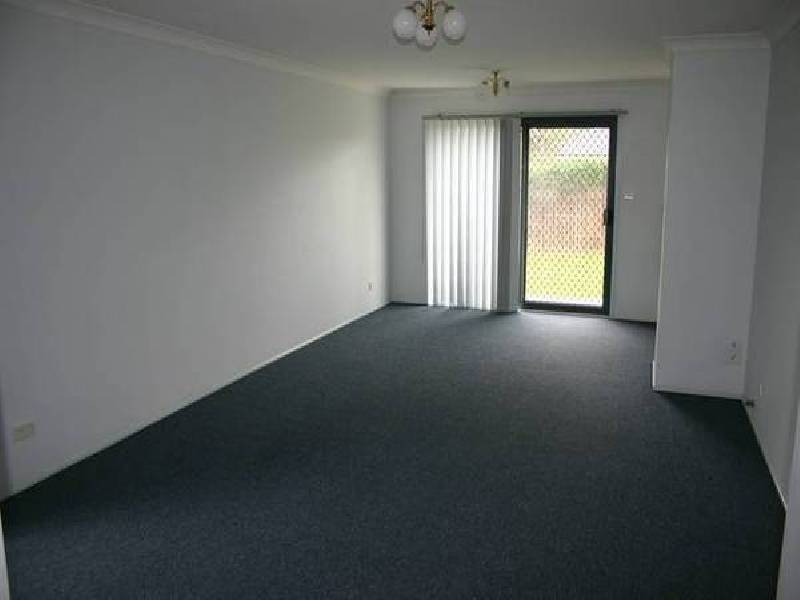 29 Gadshill Place, Rosemeadow NSW 2560