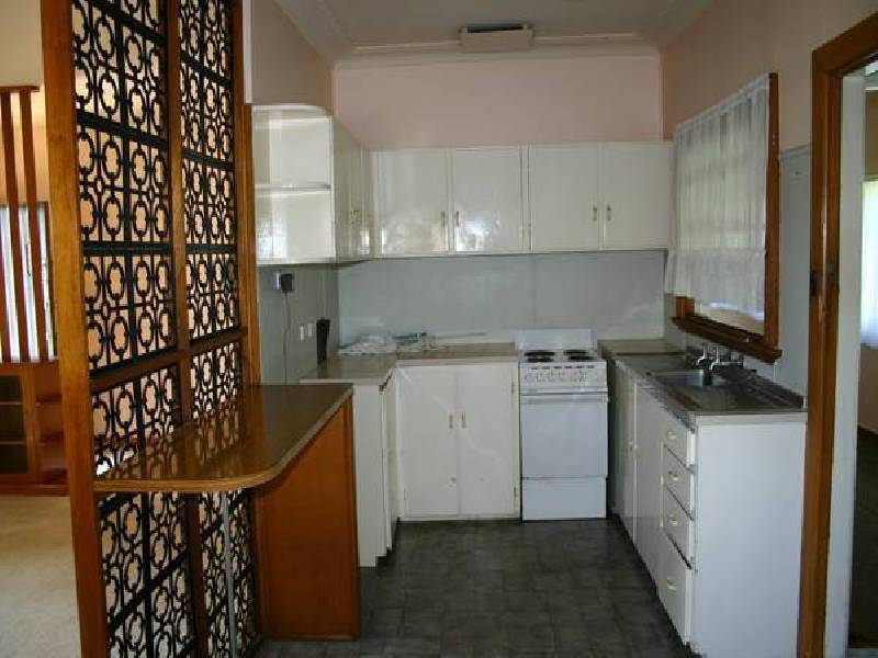 20 Moore Street, Campbelltown NSW 2560