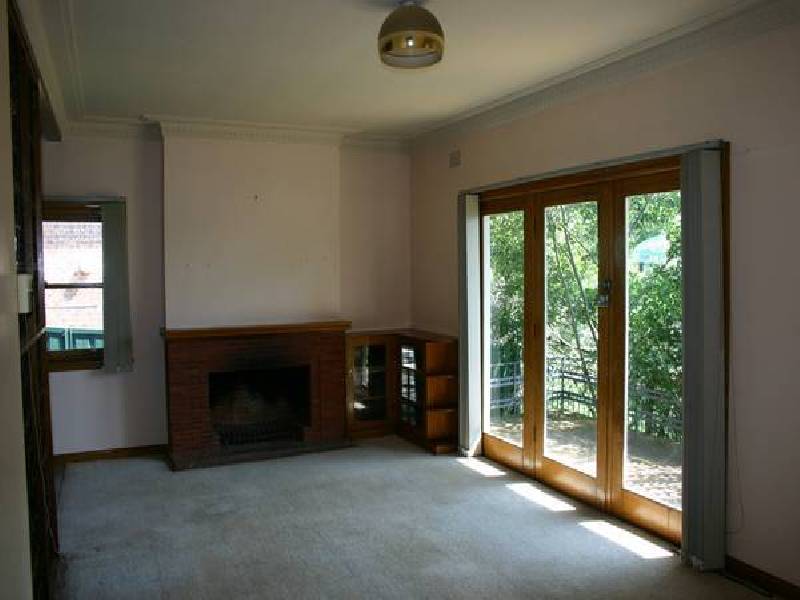 20 Moore Street, Campbelltown NSW 2560