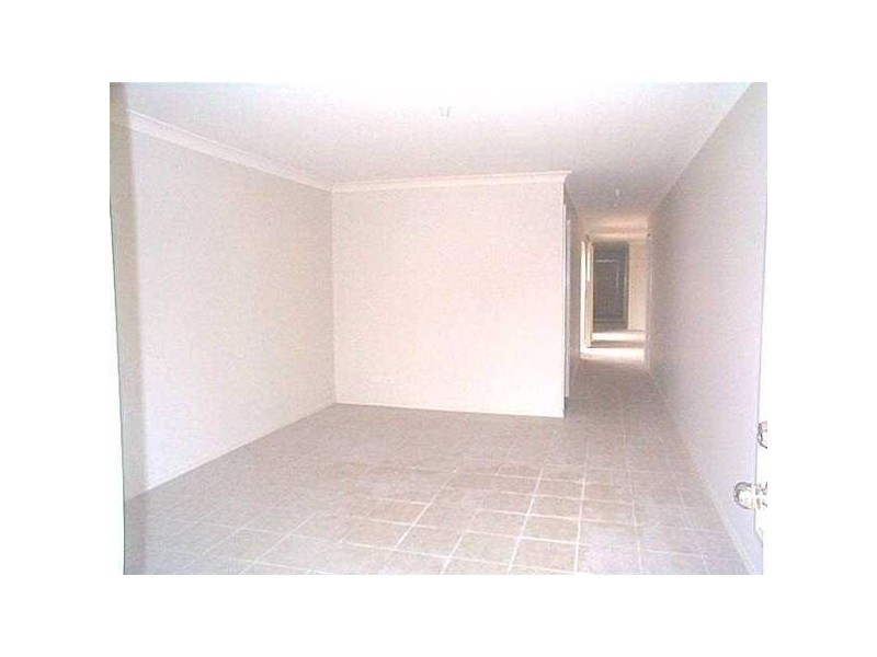 40A Archibald Cres, Rosemeadow NSW 2560