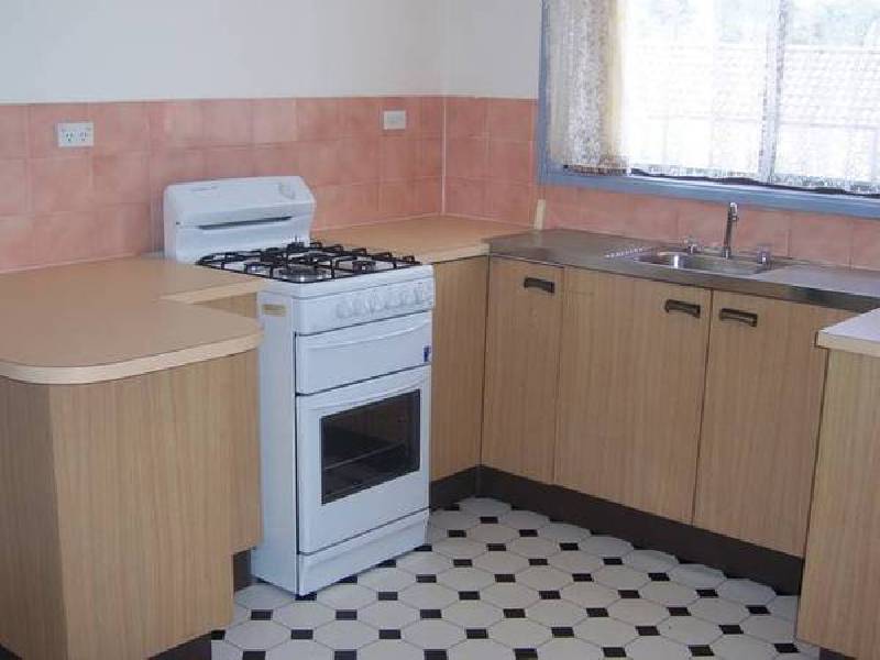 5 Brownlow Ave, Ambarvale NSW 2560