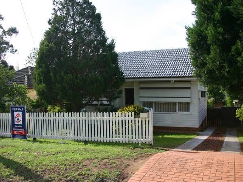 154 Macquarie Ave, Campbelltown NSW 2560
