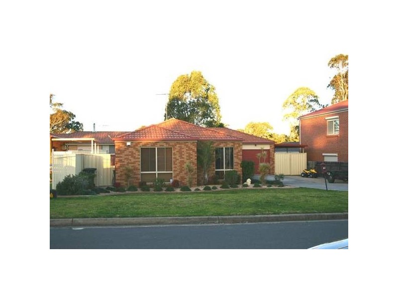 3 Boongarry Street, St Helens Park NSW 2560